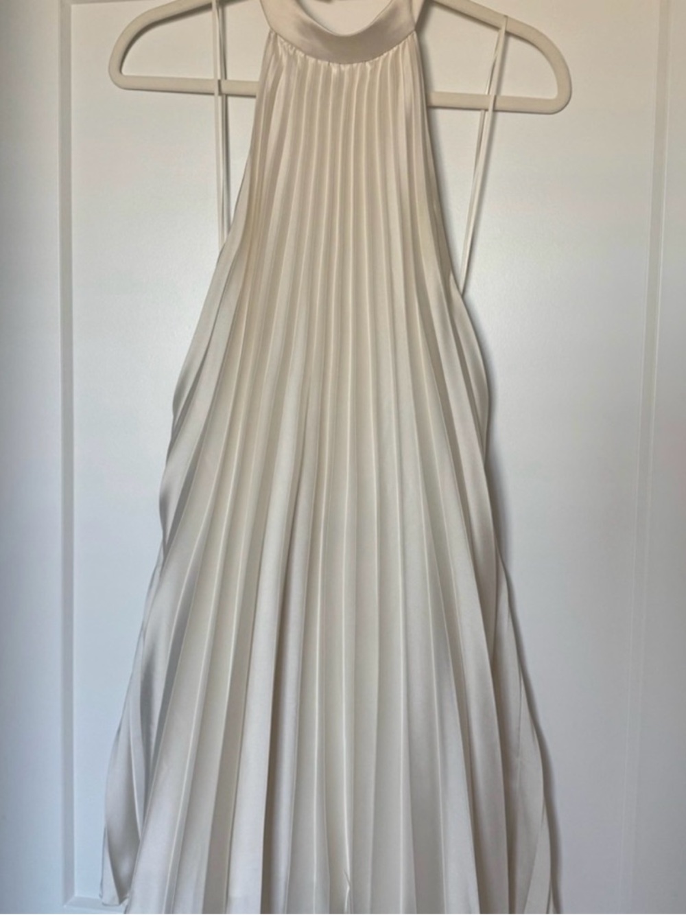 Abercrombie & Fitch Cream One-Shoulder Pleated Dress✨